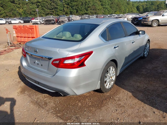 Auction sale of the 2016 Nissan Altima 2.5 S, vin: 1N4AL3AP4GN385896, lot number: 46123538