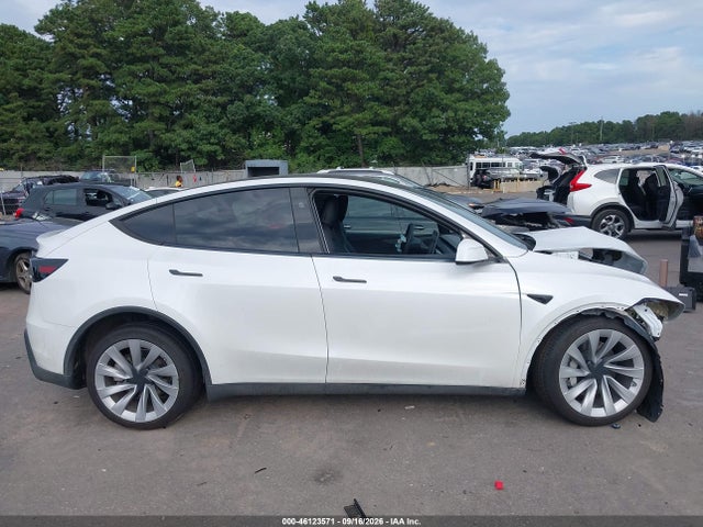 Продаж на аукціоні авто 2026 Tesla Model Y All-wheel Drive/long Range Launch Series/premium All-wheel Drive, vin: 7SAYGDEE2TA499917, номер лоту: 46123571