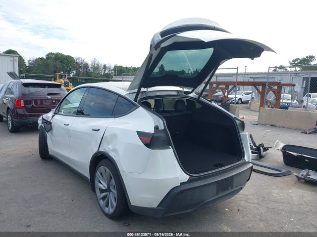 Продаж на аукціоні авто 2026 Tesla Model Y All-wheel Drive/long Range Launch Series/premium All-wheel Drive, vin: 7SAYGDEE2TA499917, номер лоту: 46123571