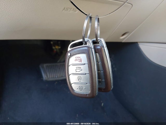 46123669 :رقم المزاد ، KMHD84LF1HU237632 vin ، 2017 Hyundai Elantra Value Edition مزاد بيع