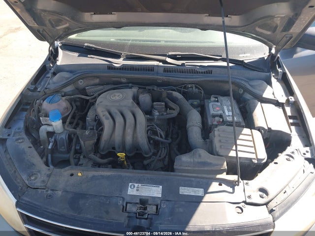 46123704 :رقم المزاد ، 3VW2K7AJ4FM213166 vin ، 2015 Volkswagen Jetta 2.0l S مزاد بيع