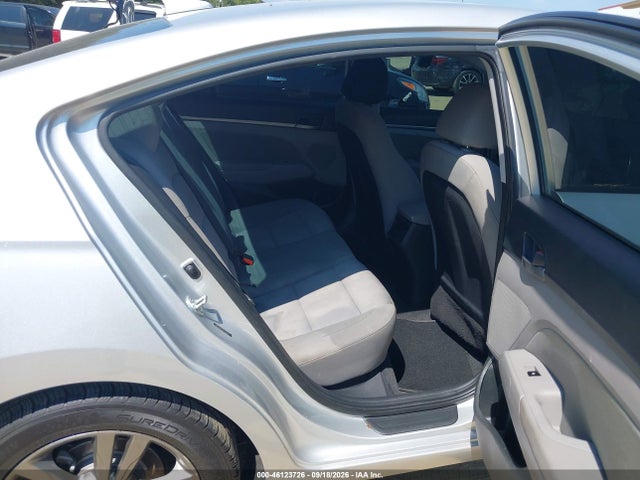 46123726 :رقم المزاد ، 5NPD84LF8JH330331 vin ، 2018 Hyundai Elantra Sel مزاد بيع