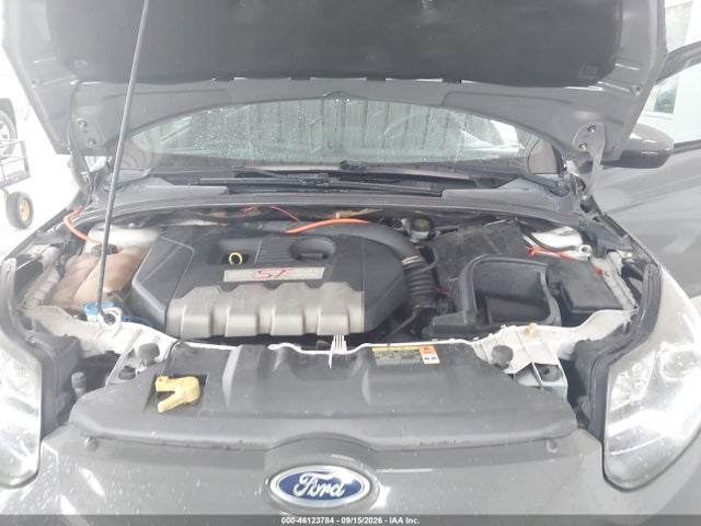 46123784 :رقم المزاد ، 1FADP3L95EL256185 vin ، 2014 Ford Focus St مزاد بيع