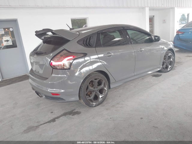46123784 :رقم المزاد ، 1FADP3L95EL256185 vin ، 2014 Ford Focus St مزاد بيع