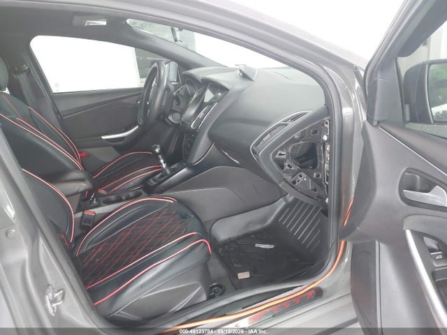 46123784 :رقم المزاد ، 1FADP3L95EL256185 vin ، 2014 Ford Focus St مزاد بيع