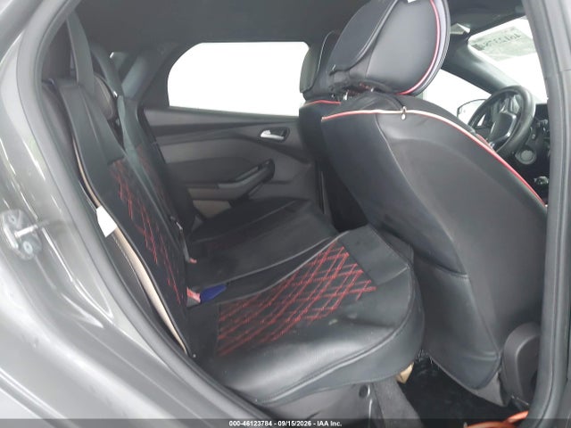 46123784 :رقم المزاد ، 1FADP3L95EL256185 vin ، 2014 Ford Focus St مزاد بيع
