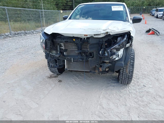 46123856 :رقم المزاد ، 1N6ED1EK7NN665656 vin ، 2022 Nissan Frontier S 4x4 مزاد بيع
