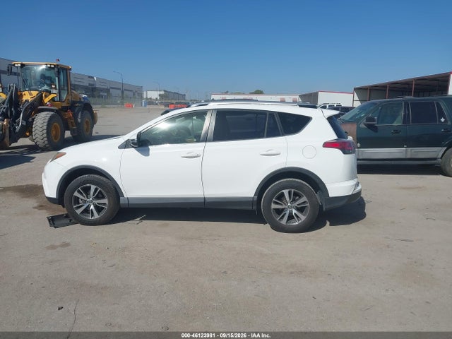 46123981 :رقم المزاد ، JTMWFREV0GJ081944 vin ، 2016 Toyota Rav4 Xle مزاد بيع