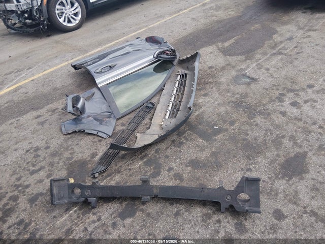 46124058 :رقم المزاد ، JTMYFREV4FD072301 vin ، 2015 Toyota Rav4 Limited مزاد بيع