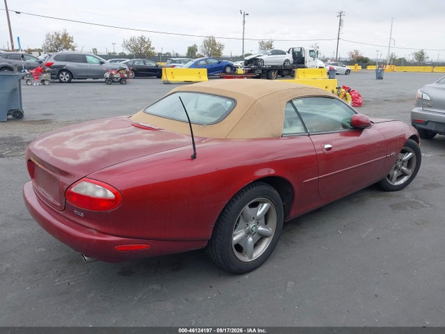 Auction sale of the 1999 Jaguar Xk8, vin: SAJGX2049XC032593, lot number: 46124197