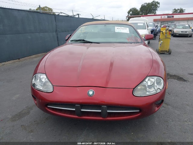 Auction sale of the 1999 Jaguar Xk8, vin: SAJGX2049XC032593, lot number: 46124197