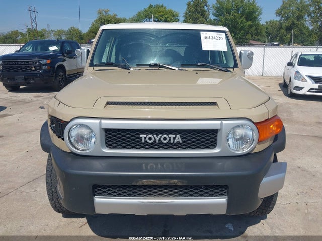 2011 Toyota Fj Cruiser მანქანა იყიდება აუქციონზე, vin: JTEBU4BF6BK102962, აუქციონის ნომერი: 46124220