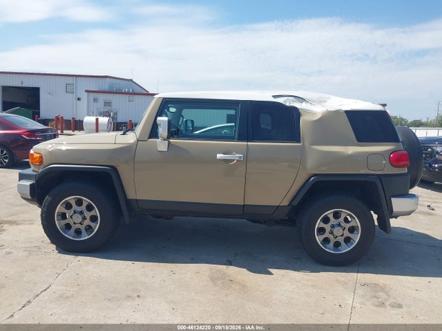 2011 Toyota Fj Cruiser მანქანა იყიდება აუქციონზე, vin: JTEBU4BF6BK102962, აუქციონის ნომერი: 46124220