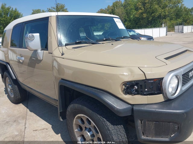 2011 Toyota Fj Cruiser მანქანა იყიდება აუქციონზე, vin: JTEBU4BF6BK102962, აუქციონის ნომერი: 46124220