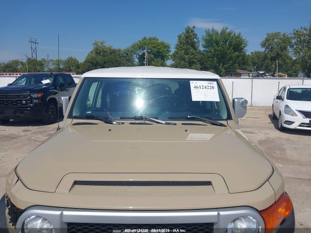 2011 Toyota Fj Cruiser მანქანა იყიდება აუქციონზე, vin: JTEBU4BF6BK102962, აუქციონის ნომერი: 46124220