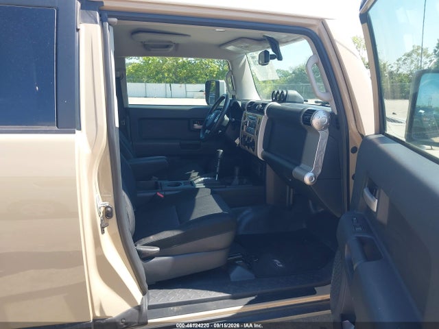 2011 Toyota Fj Cruiser მანქანა იყიდება აუქციონზე, vin: JTEBU4BF6BK102962, აუქციონის ნომერი: 46124220