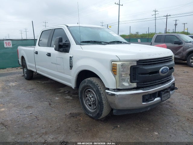 46124328 :رقم المزاد ، 1FT7W2A62JEB19247 vin ، 2018 Ford F-250 Xl مزاد بيع