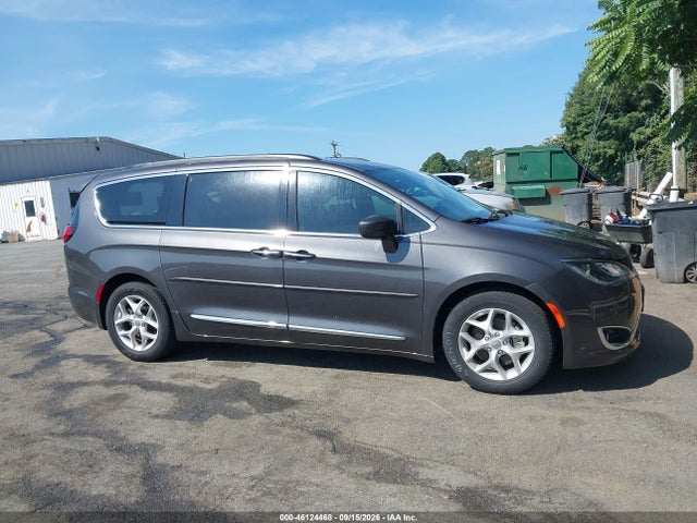 Продаж на аукціоні авто 2017 Chrysler Pacifica Touring-l, vin: 2C4RC1BG6HR638091, номер лоту: 46124468