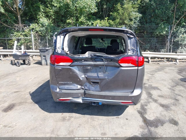 Продаж на аукціоні авто 2017 Chrysler Pacifica Touring-l, vin: 2C4RC1BG6HR638091, номер лоту: 46124468