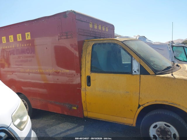 46124537 :رقم المزاد ، 1GDGG31V341907939 vin ، 2004 Gmc Savana Cutaway Standard مزاد بيع