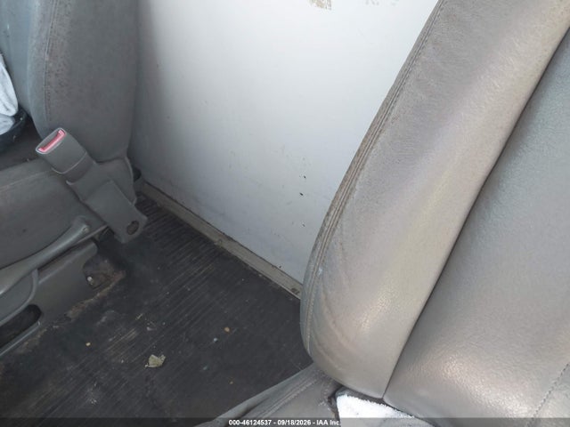 46124537 :رقم المزاد ، 1GDGG31V341907939 vin ، 2004 Gmc Savana Cutaway Standard مزاد بيع