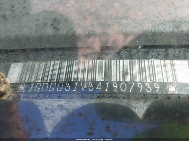 46124537 :رقم المزاد ، 1GDGG31V341907939 vin ، 2004 Gmc Savana Cutaway Standard مزاد بيع