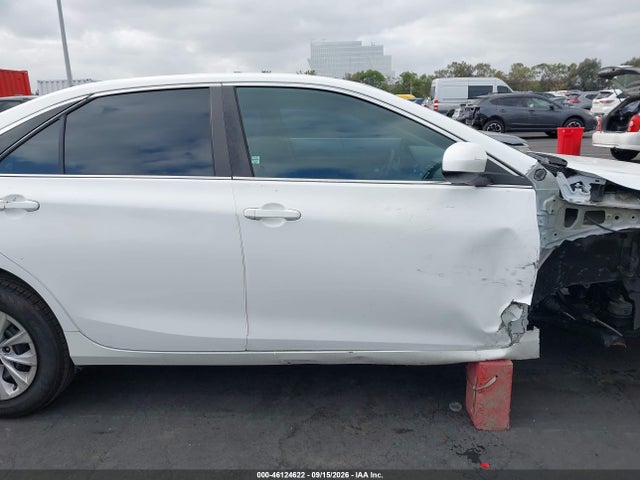 Продажа на аукционе авто 2017 Toyota Camry Le, vin: 4T1BF1FKXHU662013, номер лота: 46124622