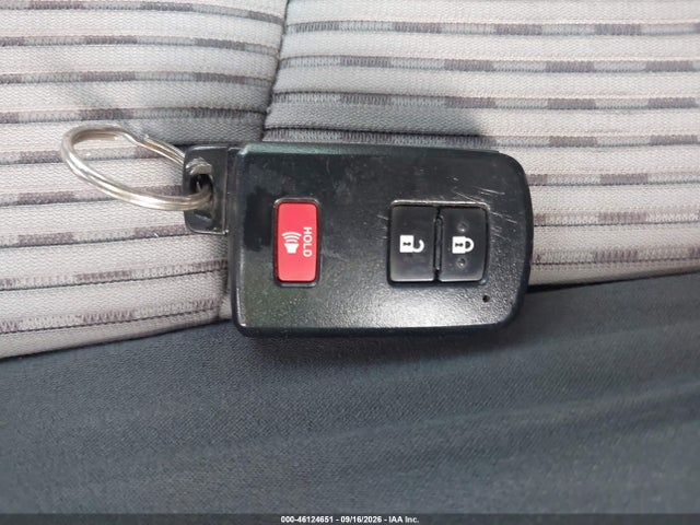 Продаж на аукціоні авто 2017 Toyota Prius V Three, vin: JTDZN3EU2HJ066917, номер лоту: 46124651