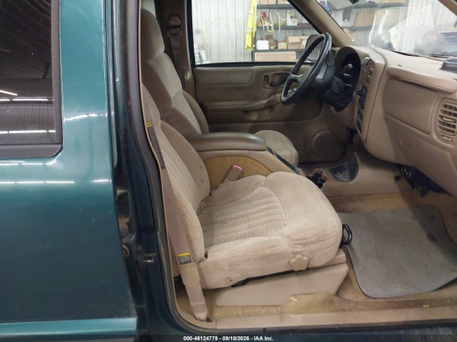 46124779 :رقم المزاد ، 1GNDT13W3W2211664 vin ، 1998 Chevrolet Blazer Ls مزاد بيع
