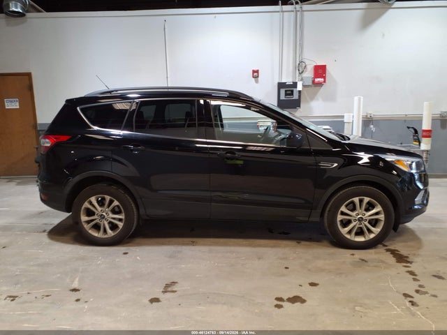 Продажа на аукционе авто 2018 Ford Escape Se, vin: 1FMCU9GD9JUD08739, номер лота: 46124783