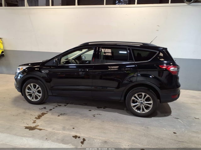 Продажа на аукционе авто 2018 Ford Escape Se, vin: 1FMCU9GD9JUD08739, номер лота: 46124783