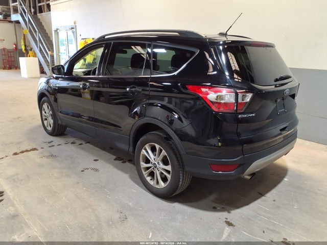 Продажа на аукционе авто 2018 Ford Escape Se, vin: 1FMCU9GD9JUD08739, номер лота: 46124783