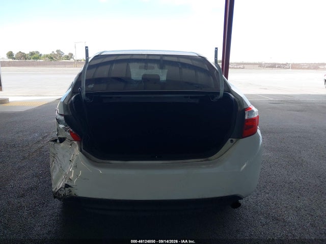 Toyota COROLLA LE 2016 5YFBURHE1GP418598 Image 16