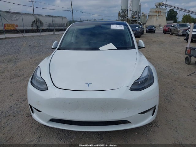 Продажа на аукционе авто 2023 Tesla Model Y Awd/long Range Dual Motor All-wheel Drive, vin: 7SAYGDEE0PF758817, номер лота: 46124959