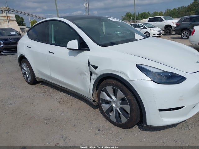 Продажа на аукционе авто 2023 Tesla Model Y Awd/long Range Dual Motor All-wheel Drive, vin: 7SAYGDEE0PF758817, номер лота: 46124959