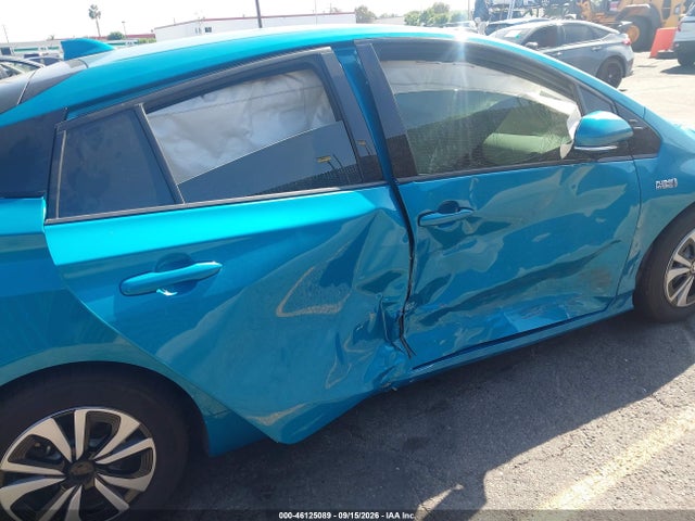 Toyota Prius Prime Advanced 2017 JTDKARFP6H3050605 Image 6
