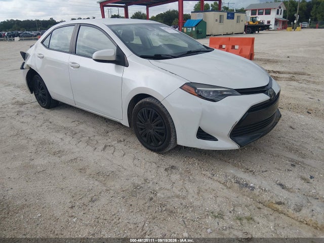 46125111 :رقم المزاد ، 5YFBURHE5HP678911 vin ، 2017 Toyota Corolla Le مزاد بيع