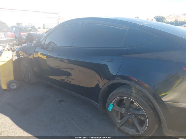 Продаж на аукціоні авто 2026 Tesla Model Y All-wheel Drive/long Range Launch Series/premium All-wheel Drive, vin: 7SAYGDEE1TF377004, номер лоту: 46125127