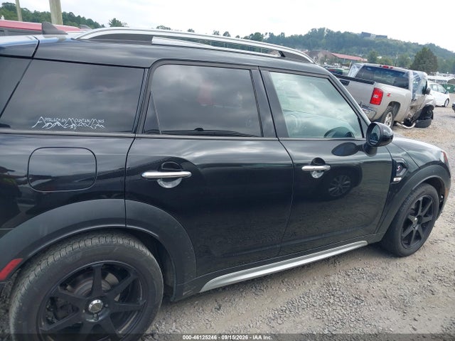 Mini Countryman Cooper S 2019 WMZYT3C51K3E96045 Image 13