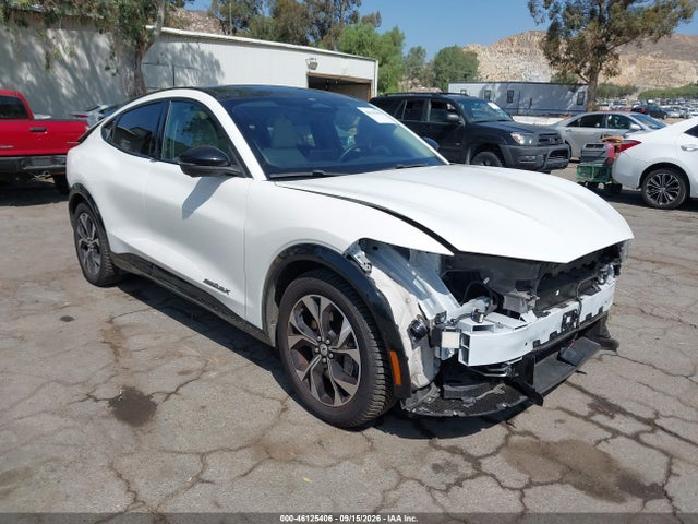 2022 Ford Mustang Mach-e Premium მანქანა იყიდება აუქციონზე, vin: 3FMTK3SUXNMA29921, აუქციონის ნომერი: 46125406