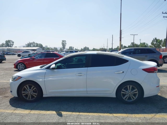5NPD84LF0JH311272 Hyundai ELANTRA SEL
