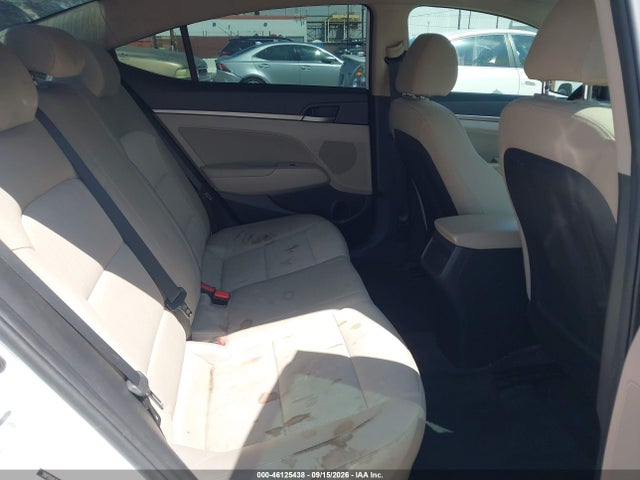 5NPD84LF0JH311272 Hyundai ELANTRA SEL