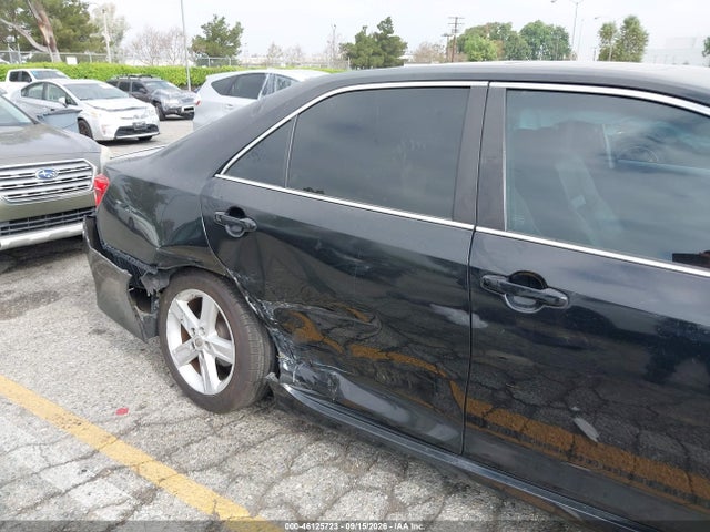 46125723 :رقم المزاد ، 4T1BF1FKXDU268179 vin ، 2013 Toyota Camry Se مزاد بيع