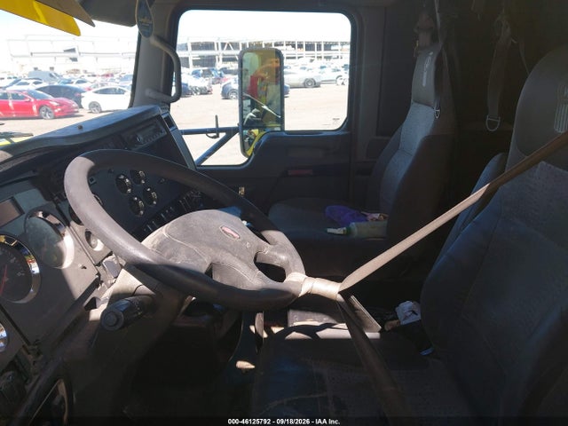 Продажа на аукционе авто 2013 Kenworth Construction T660, vin: 1XKAD48X8DJ361157, номер лота: 46125792