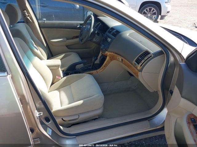 46125873 :رقم المزاد ، 1HGCM56435A095682 vin ، 2005 Honda Accord 2.4 Lx مزاد بيع