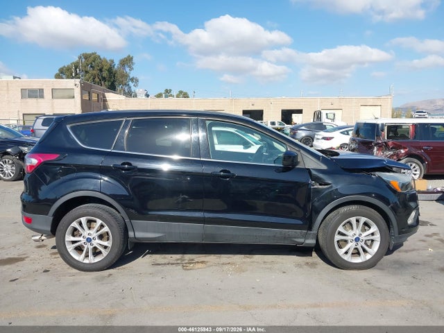 Ford ESCAPE SE 2017 1FMCU0G92HUC96810 Image 13