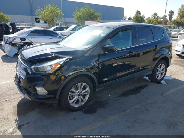 Ford ESCAPE SE 2017 1FMCU0G92HUC96810 Image 2