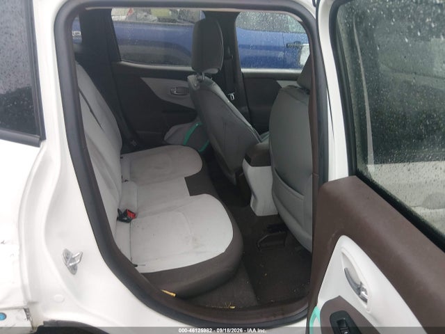 Продажа на аукционе авто 2017 Jeep Renegade Latitude Fwd, vin: ZACCJABBXHPG43458, номер лота: 46125982