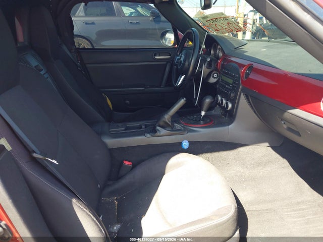 46126027 :رقم المزاد ، JM1NC2JF2B0216401 vin ، 2011 Mazda Mx-5 Miata Sport مزاد بيع