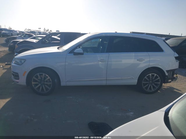 Продажа на аукционе авто 2017 Audi Q7 3.0t Premium, vin: WA1LAAF73HD000593, номер лота: 46126202